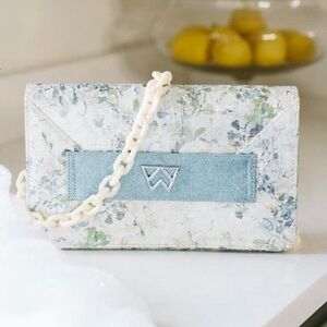 Kelly Wynne Forever Classy Clutch